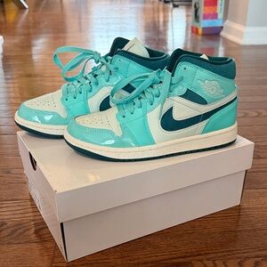 Nike Kids' Aqua and Black Sneakers